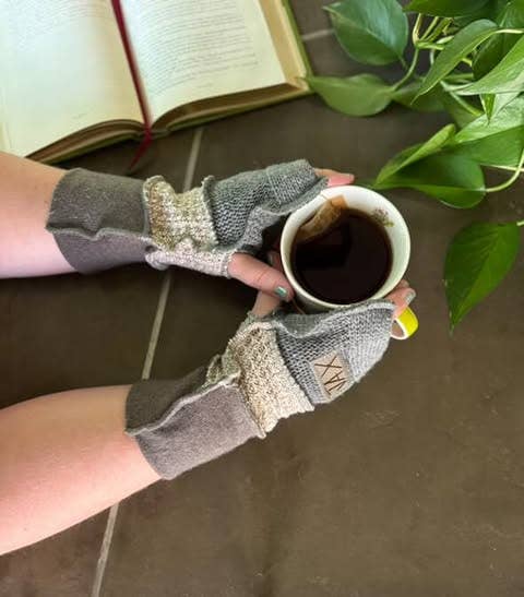 Fingerless Gloves Burgundy and Grey Upcycled from Sweater