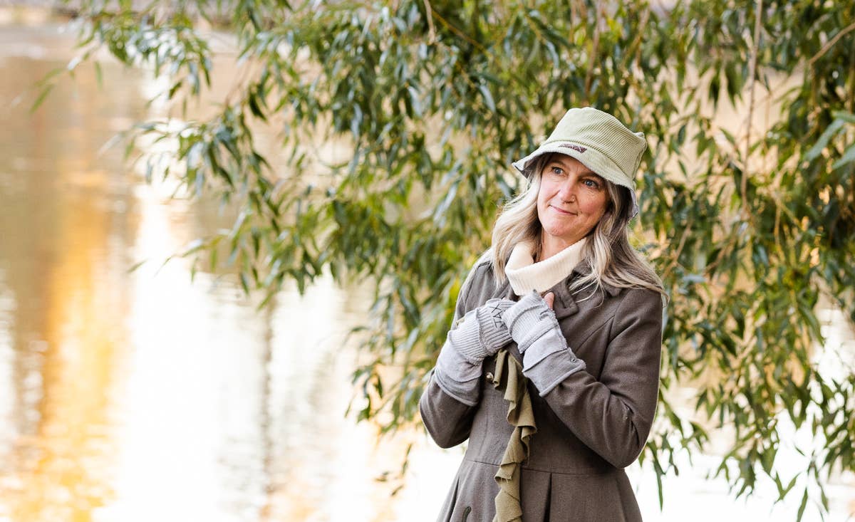 Fingerless Gloves Light mix Grey Upcycled from sweaters