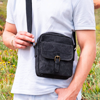 Natural Cork Men's Crossbody Bag Magnetic Closure