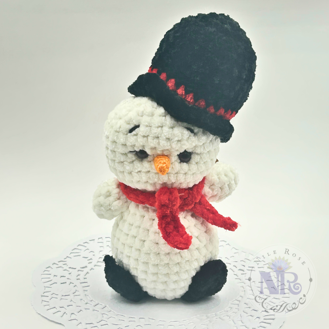 Fluffy Snowman - Crochet Cuties