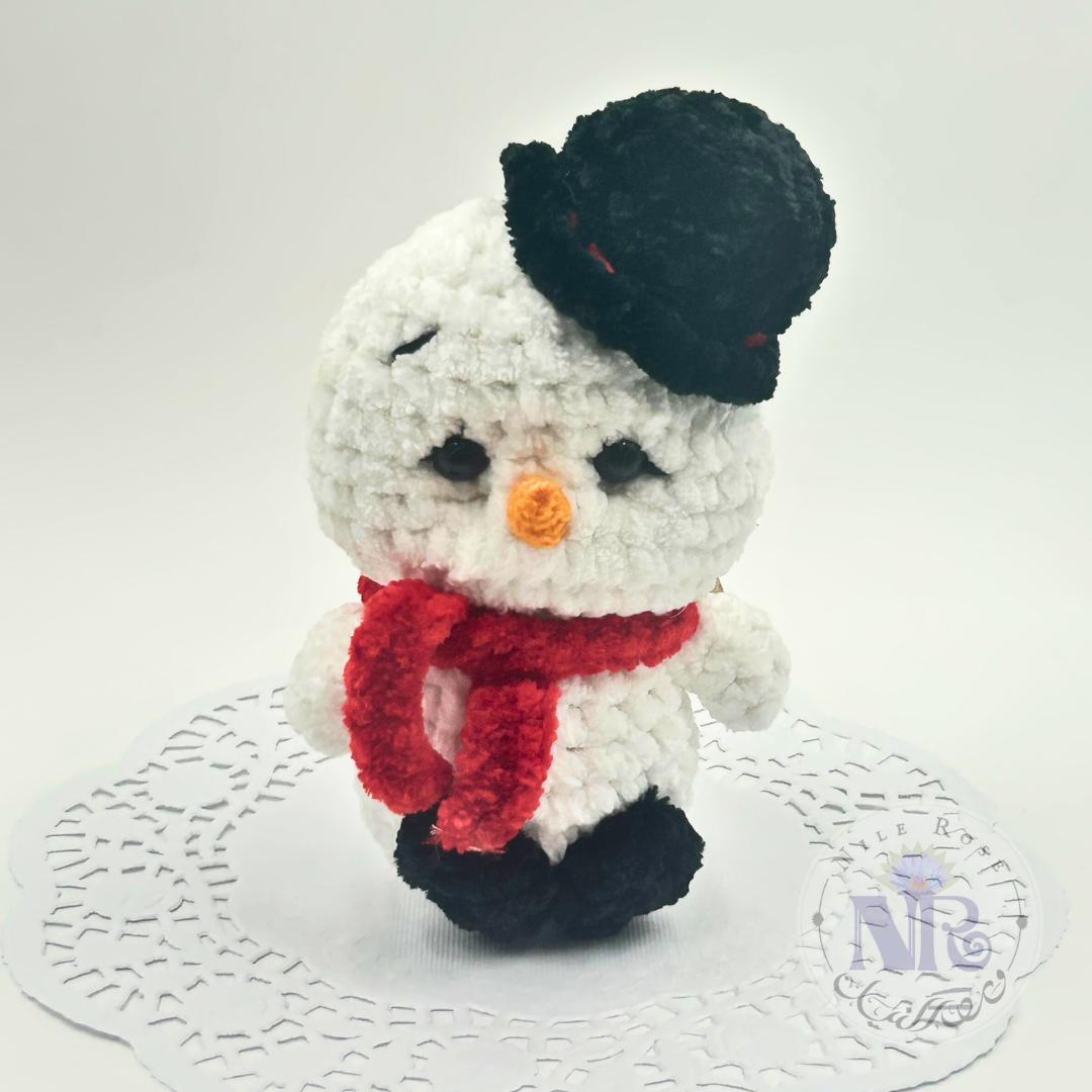 Fluffy Snowman - Crochet Cuties