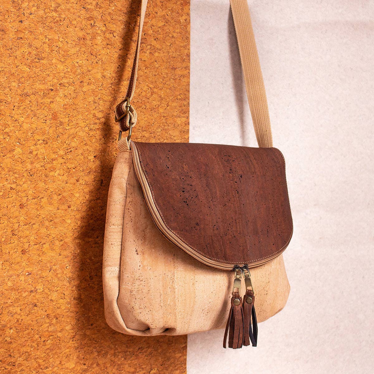 Natural cork with color tassel crossbody bag