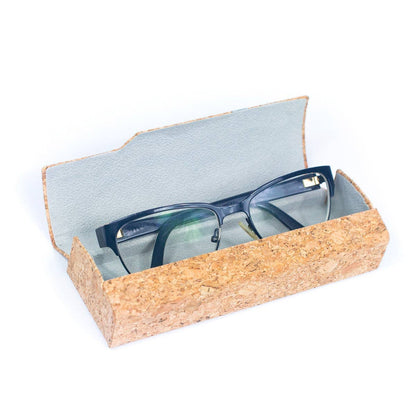 Printed cork glasses case with magnet closure